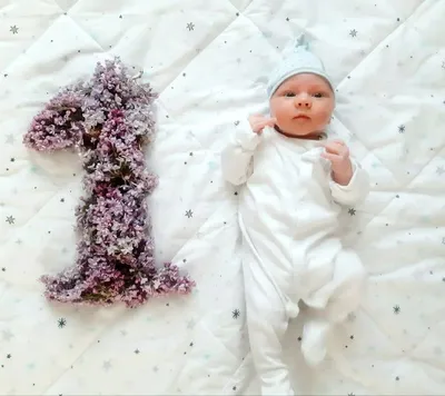 1 months 1 месяц малышу | Ежемесячные младенческие фото, Фото ребенка,  Малышки