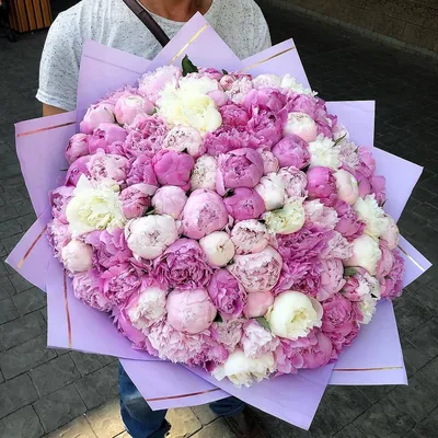 101 розовый пион в корзине - Доставка цветов в Москве