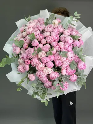 Розовые пионы в корзине - 101 шт. за 108 890 руб. | Бесплатная доставка  цветов по Москве