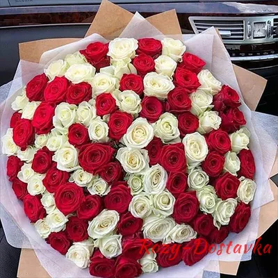 Купить Букет из 101 разноцветной розы (50 см) с доставкой в Омске - магазин  цветов Трава