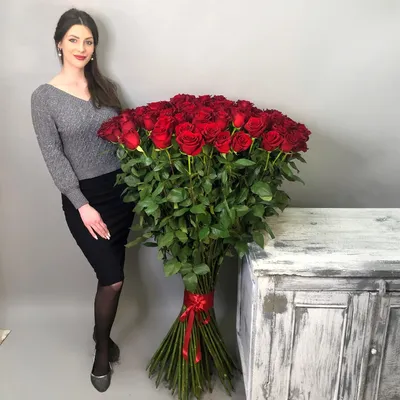 Букет 101 роза Red Naomi 40 см