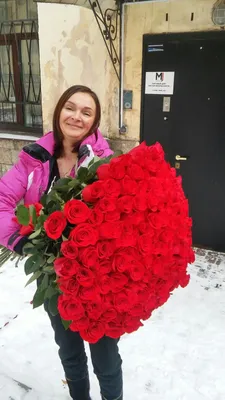 Букет из 101 нежно-розовой розы \"Микс\" купить в Курске | заказать живые  цветы с доставкой на дом или самовывоз