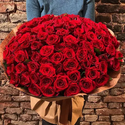 101 красная роза + Raffaello - Green Rose