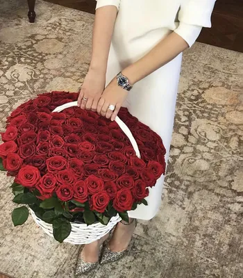 Розы под ленту купить в Москве ✿ Доставка: 0 ₽ при заказе от 3 000 ₽ ✿  Букеты цветов от Venus in Fleurs