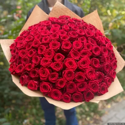 Букет 101 роза Red Naomi 40 см