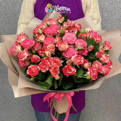 15 кустовых роз Рупски с гринбелом | доставка по Москве и области
