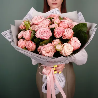 Букет из 15 пионовидных кустовых роз \"Соната\" – купить недорого с доставкой  по Москве