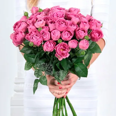 15 кустовых роз с доставкой в Таллине, Эстонии - Roses.ee