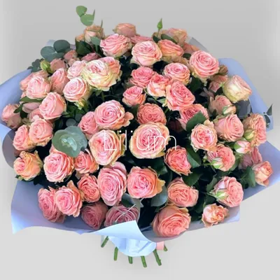15 кустовых роз микс в сумочке \" Я Тебя Люблю\" с доставкой в  Санкт-Петербурге.