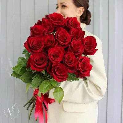 Букет из 15 белых роз (70 см.) купить в Барнауле | Розы недорого оптом  розница
