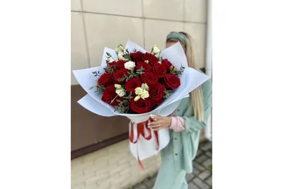 Купить Букет из 17 роз Explorer 80 см по выгодной цене в Краснодаре