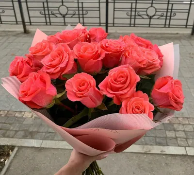 Розы в Щёлково с доставкой|Букет из 17 роз \" Готтча \" - Lilium
