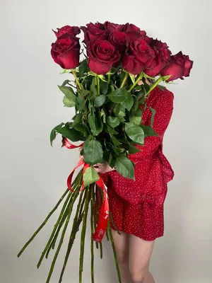 Свежих 17 белых роз под ленту по цене 3675 ₽ - купить в RoseMarkt с  доставкой по Санкт-Петербургу