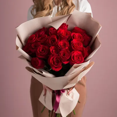 Букет 21 роза 70 см в авторском стиле с бесплатной доставкой - купить в  Нижнем Новгороде с доставкой | «Ловибукет» - сеть цветочных магазинов