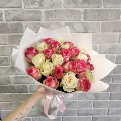 Букет 23 розы Кахала - купить с доставкой по Киеву - лучшие цены на Букет  красных роз в интернет магазине доставки цветов STUDIO Flores