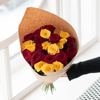 Розовые розы в коробке (XS) 21-23 розы - купить в интернет-магазине Rosa  Grand