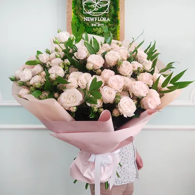 Букет из 25 кустовых роз : Цветландия — круглосуточная доставка цветов в  Казахстане