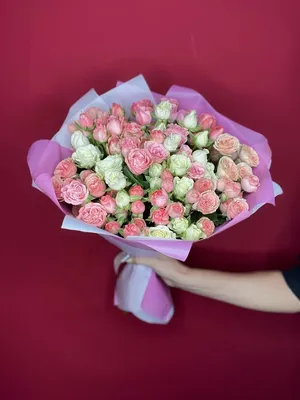 Букет из 25 кустовых роз в красивой упаковке доставка в Улан-Удэ |  Цветочная лавка