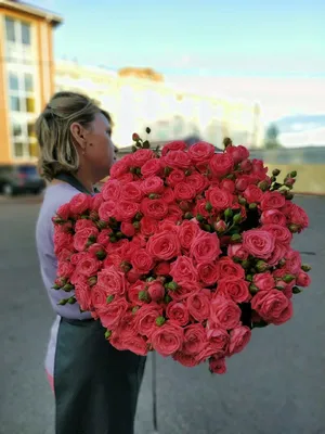 Букет из 25 кустовых роз \"Валери Саммер\" купить в Курске | заказать живые  цветы с доставкой на дом или самовывоз