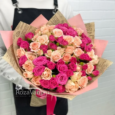 25 кустовых роз ассорти в белой коробке №816 - заказать в Санкт-Петербурге