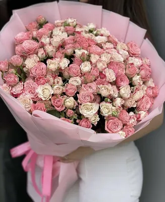 Букет из 25 кустовых роз \"Флиртинг баблз\" купить в Курске | заказать живые  цветы с доставкой на дом или самовывоз