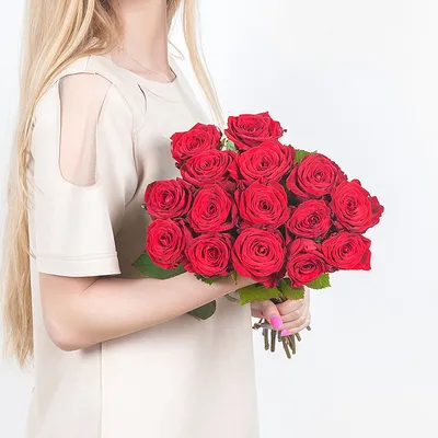 Букет «25 роз 40 см красные и белые» - заказать и купить за 4 230 ₽ с  доставкой в Саратове - партнер «Buketmargo»