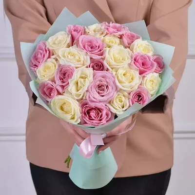 Купить букет цветов из 25 Роз (40 см) по акции