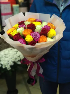 25 красных роз 40 см с зеленью купить в Ижевске