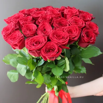 Купить букет из 27 роз в шляпной коробке недорого в Волгограде
