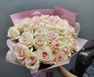 Розы красные и жёлтые недорого: 27 цветков по цене 6039 ₽ - купить в  RoseMarkt с доставкой по Санкт-Петербургу