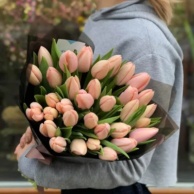 Букет из 33 тюльпанов | Студия доставки цветов Азалия - Барнаул