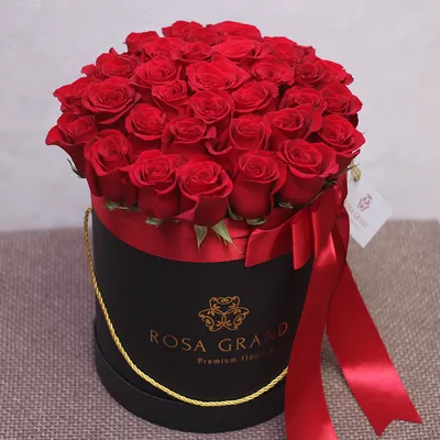 Купить 35 светло-розовых роз (40 см.) в упаковке по доступной цене с  доставкой в Москве и области в интернет-магазине Город Букетов
