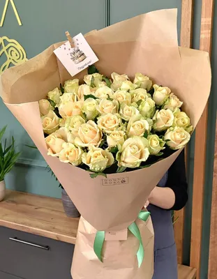 Букет 35 белых роз, купить цветы с доставкой недорого, круглосуточно