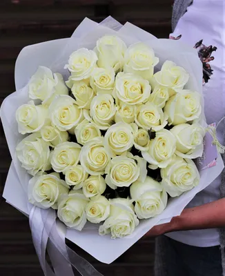Букет из розовых кустовых роз (39 шт) купить с доставкой в  интернет-магазине за 9900р. Позиция № 35