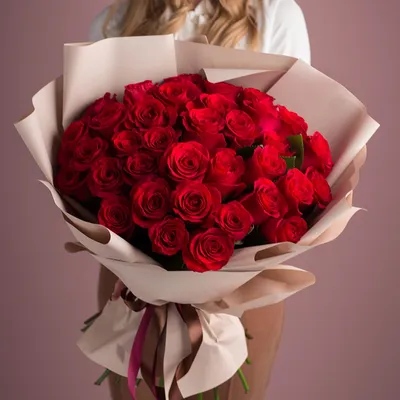 Купить Классический букет из 41 красной розы в авторском оформлении №857 в  Новосибирске