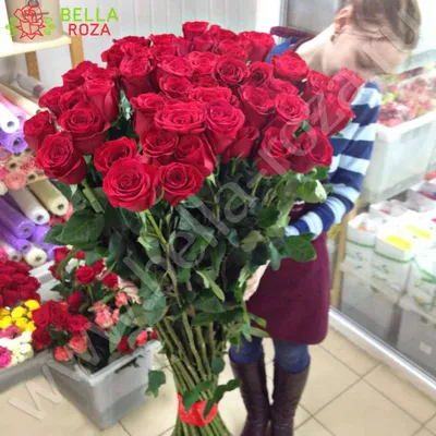 Букет в бело-розовых тонах из 41 кустовой розы купить в Краснодаре с  доставкой