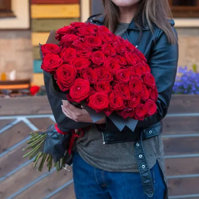 51 красная роза 2850 руб. 50 см. Купить 51 розу дешево в СПб - Купить розы  дёшево Эквадор 80 руб. Доставка роз СПб 🌹SPBROSA
