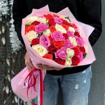 Букет из 51 белой розы (50см) – заказать в Красноярске в компании  «Ромашково»