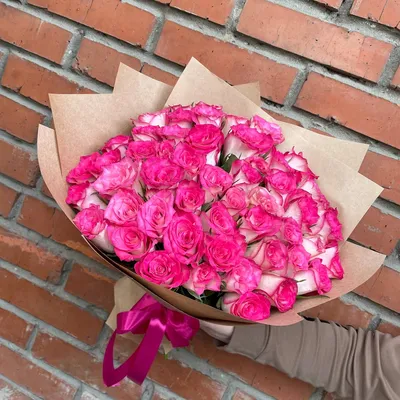 51 роза Эквадор 50 см красно-персиковый микс
