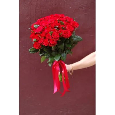 51 белая роза Avalanche 50 см - Купить розы с доставкой