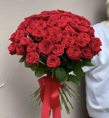 51 красная роза в букете за 9 990 руб. | Бесплатная доставка цветов по  Москве