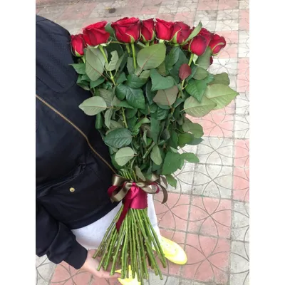 Купить букет из 51 розы Джумилия 70 см в Москве с доставкой недорого