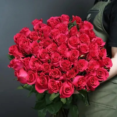 Белая роза Эквадор 70 см 51 шт. купить с доставкой в Москве. Цена от 11730 ₽
