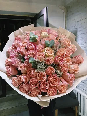 Купить букет из 51 красной розы 80 см по доступной цене с доставкой в  Москве и области в интернет-магазине Город Букетов