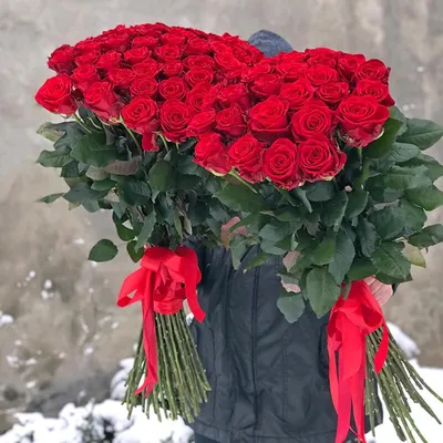 Купить букет 51 импортная белая роза 80 см в Краснодаре с доставкой