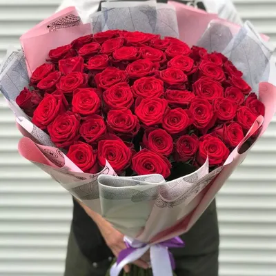 Купить 51 роза (80 см) в оформлении в Краснодаре