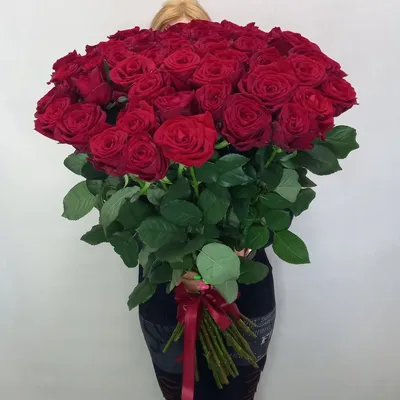 Купить букет из 51 персиковой розы 80 см по доступной цене с доставкой в  Москве и области в интернет-магазине Город Букетов