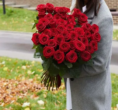 51 роза микс белая + красная 80 см - заказать с доставкой по Украине
