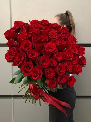 Букет из 51 красной розы 80 см заказать с доставкой по цене 14 150 руб. в  Севастополе