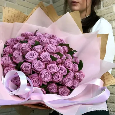 Бело-красный букет из 51 мыльной розы, артикул: 333037012, с доставкой в  город Москва (внутри МКАД)